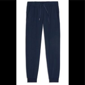Lululemon on the Fly Joggers Sz 4